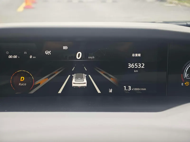 Changan UNI-V 2022 1.5T Tipo piloto inteligente interior foto 12