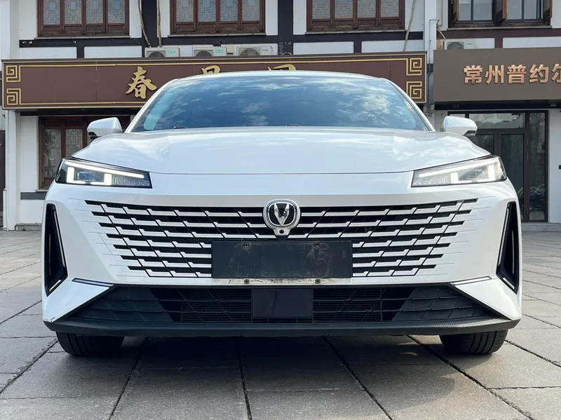 Changan Lamore 2023 1.5T GDI Auto Enjoy Edition exterior photo 2 Changan Lamore 2023 1.5T GDI Auto Enjoy Edition exterior photo 2