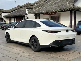 Changan Lamore 2023 1.5T GDI Auto Enjoy Edition exterior photo 4 Changan Lamore 2023 1.5T GDI Auto Enjoy Edition exterior photo 4