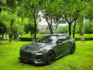 Changan UNI-V 2023 1.5T Спортивная версия