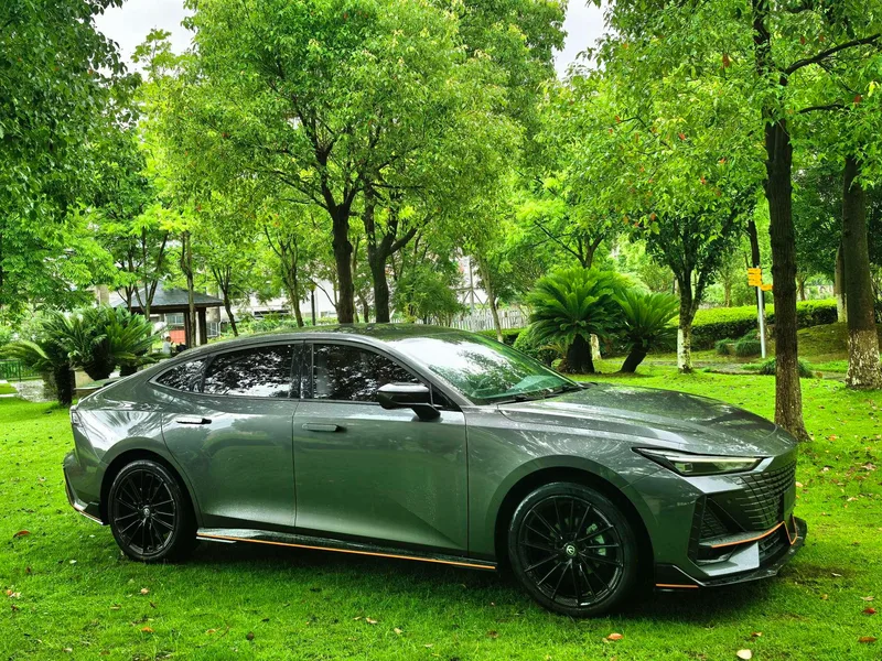 Changan UNI-V 2023 1.5T Sports version exterior photo 3 Changan UNI-V 2023 1.5T Sports version exterior photo 3