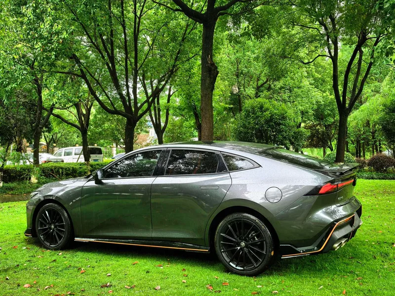 Changan UNI-V 2023 1.5T Sports version exterior photo 6 Changan UNI-V 2023 1.5T Sports version exterior photo 6
