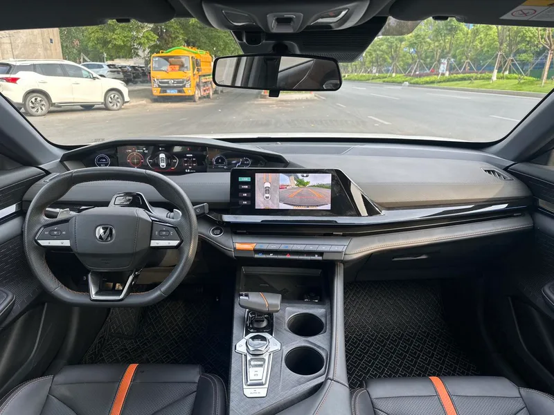 Changan UNI-V 2024 1.5T Premium Trim interior photo 6 Changan UNI-V 2024 1.5T Premium Trim interior photo 6