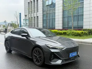 Changan UNI-V 2022 1.5T Premium Trim exterior photo 2