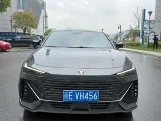 Changan UNI-V 2022 1.5T Premium Trim exterior photo 3