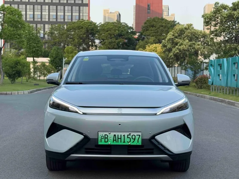 BYD Yuan Plus 2025 Versión de conducción inteligente 510KM Líder exterior foto 2 BYD Yuan Plus 2025 Versión de conducción inteligente 510KM Líder exterior foto 2