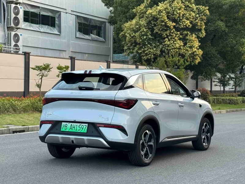 BYD Yuan Plus 2025 Versión de conducción inteligente 510KM Líder exterior foto 3 BYD Yuan Plus 2025 Versión de conducción inteligente 510KM Líder exterior foto 3