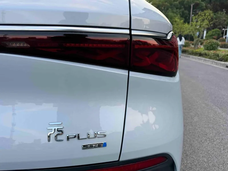 BYD Yuan Plus 2025 Versión de conducción inteligente 510KM Líder exterior foto 7 BYD Yuan Plus 2025 Versión de conducción inteligente 510KM Líder exterior foto 7