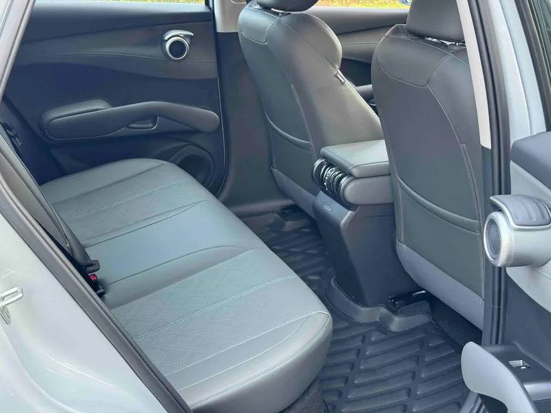 BYD Yuan Plus 2025 Versión de conducción inteligente 510KM Líder interior foto 10 BYD Yuan Plus 2025 Versión de conducción inteligente 510KM Líder interior foto 10