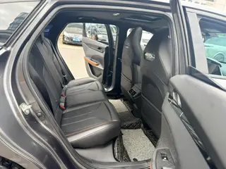 Changan UNI-V 2023 1.5T Tipo de lujo interior foto 11 Changan UNI-V 2023 1.5T Tipo de lujo interior foto 11