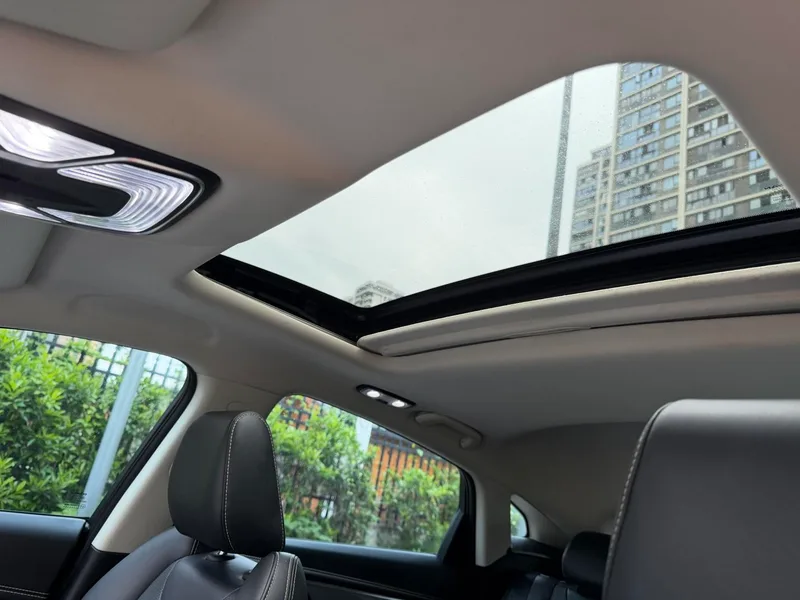 Changan CS85 COUPE 2021 1.5T DCT Elite-type interior photo 15 Changan CS85 COUPE 2021 1.5T DCT Elite-type interior photo 15
