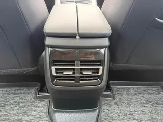 Changan CS85 COUPE 2021 1.5T DCT Elite-type interior photo 17 Changan CS85 COUPE 2021 1.5T DCT Elite-type interior photo 17