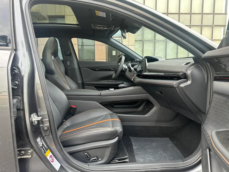 Changan UNI-V 2024 1.5T Premium Class interior photo 8