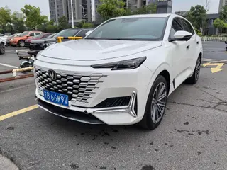 Changan UNI-K 2023 2.0T Yuelai type exterior photo 1 Changan UNI-K 2023 2.0T Yuelai type exterior photo 1