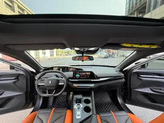 Changan UNI-V 2024 1.5T Luxury sports-style interior photo 13 Changan UNI-V 2024 1.5T Luxury sports-style interior photo 13