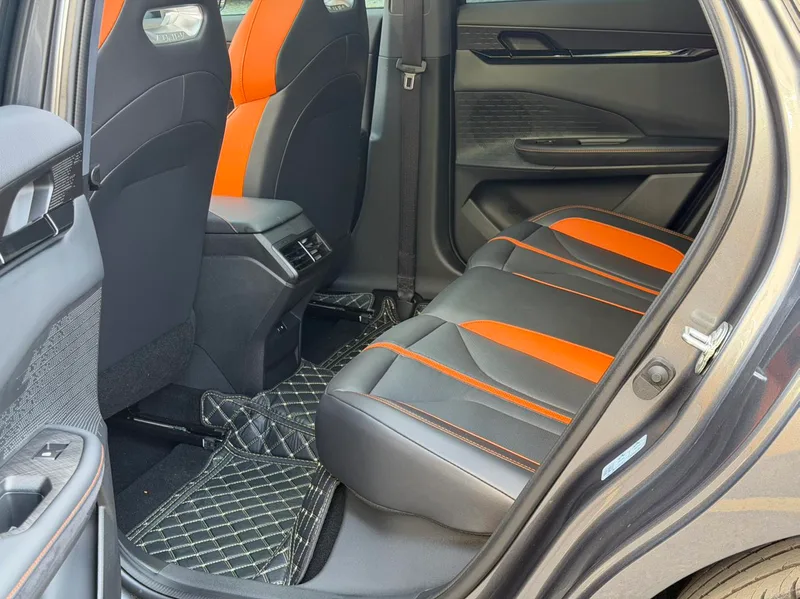 Changan UNI-V 2024 1.5T Luxury sports-style interior photo 14 Changan UNI-V 2024 1.5T Luxury sports-style interior photo 14