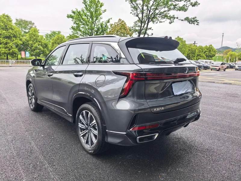 Changan CS75 PLUS 2025 Fourth generation 1.5T New Blue Whale Wisdom Enjoy interior photo 14 Changan CS75 PLUS 2025 Fourth generation 1.5T New Blue Whale Wisdom Enjoy interior photo 14
