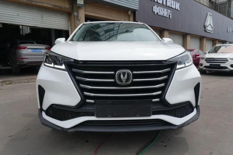 Changan CS15 2019 1.5L Automatic Flagship China V exterior photo 2 Changan CS15 2019 1.5L Automatic Flagship China V exterior photo 2