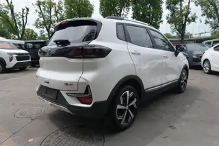 Changan CS15 2019 1.5L Automatic Flagship China V exterior photo 4 Changan CS15 2019 1.5L Automatic Flagship China V exterior photo 4