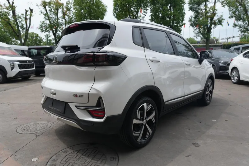 Changan CS15 2019 1.5L Automatic Flagship China V exterior photo 4 Changan CS15 2019 1.5L Automatic Flagship China V exterior photo 4