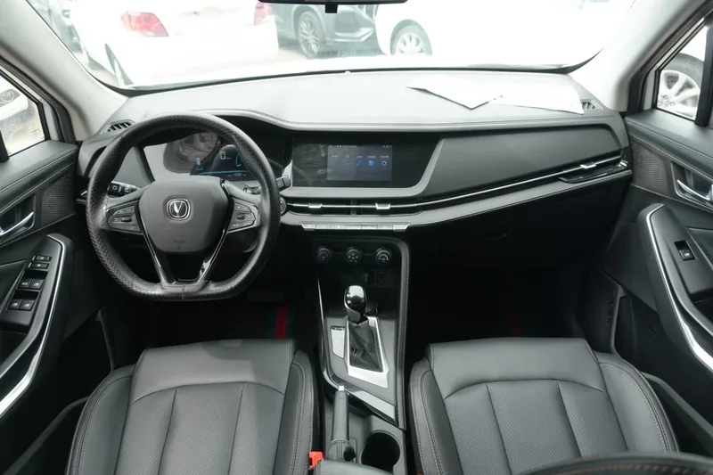 Changan CS15 2019 1.5L Automatic Flagship China V exterior photo 6 Changan CS15 2019 1.5L Automatic Flagship China V exterior photo 6
