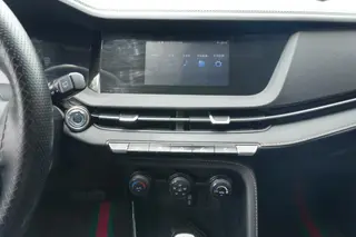 Changan CS15 2019 1.5L Automatic Flagship China V interior photo 9 Changan CS15 2019 1.5L Automatic Flagship China V interior photo 9