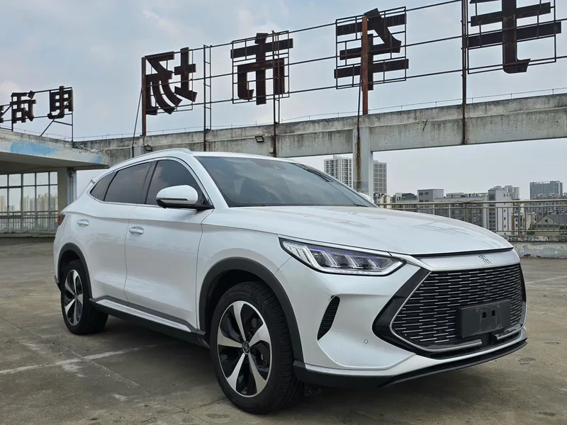 BYD Song PLUS DM 2021 DM-i 110KM Флагман с двумя приводами PLUS экстерьер фото 3 BYD Song PLUS DM 2021 DM-i 110KM Флагман с двумя приводами PLUS экстерьер фото 3
