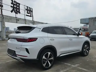 BYD Song PLUS DM 2021 DM-i 110KM Флагман с двумя приводами PLUS экстерьер фото 5 BYD Song PLUS DM 2021 DM-i 110KM Флагман с двумя приводами PLUS экстерьер фото 5