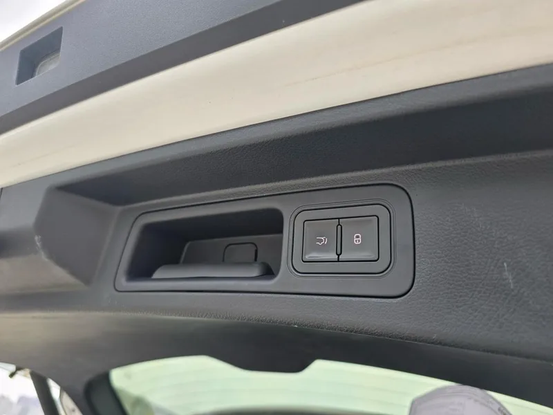 BYD Song PLUS DM 2021 DM-i 110KM Флагман с двумя приводами PLUS экстерьер фото 7 BYD Song PLUS DM 2021 DM-i 110KM Флагман с двумя приводами PLUS экстерьер фото 7