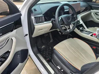 BYD Song PLUS DM 2021 DM-i 110KM Флагман с двумя приводами PLUS интерьер фото 12 BYD Song PLUS DM 2021 DM-i 110KM Флагман с двумя приводами PLUS интерьер фото 12