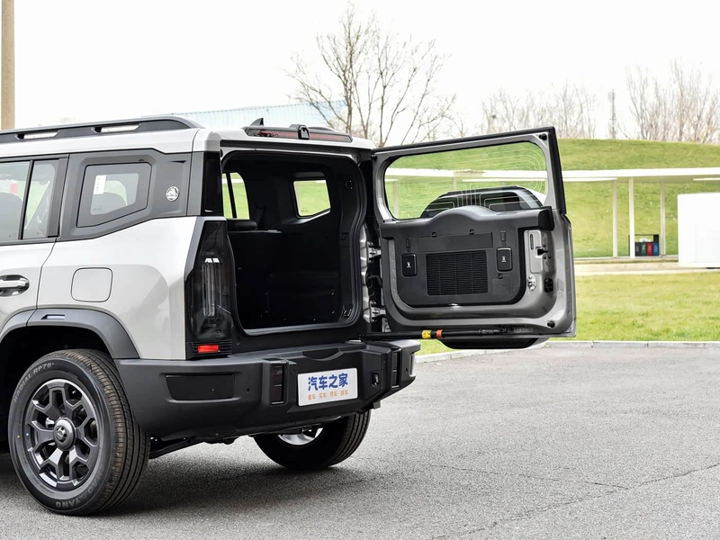 Jetour T2 2026 2.0TD XWD Discover interior foto 18 Jetour T2 2026 2.0TD XWD Discover interior foto 18
