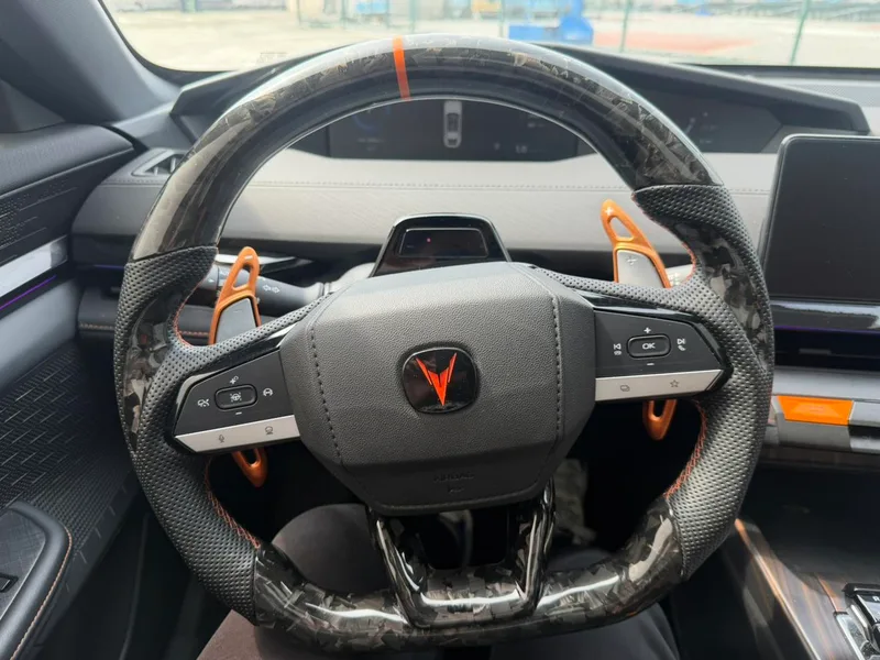 Changan UNI-V 2024 1.5T Luxury sports-style interior photo 12 Changan UNI-V 2024 1.5T Luxury sports-style interior photo 12