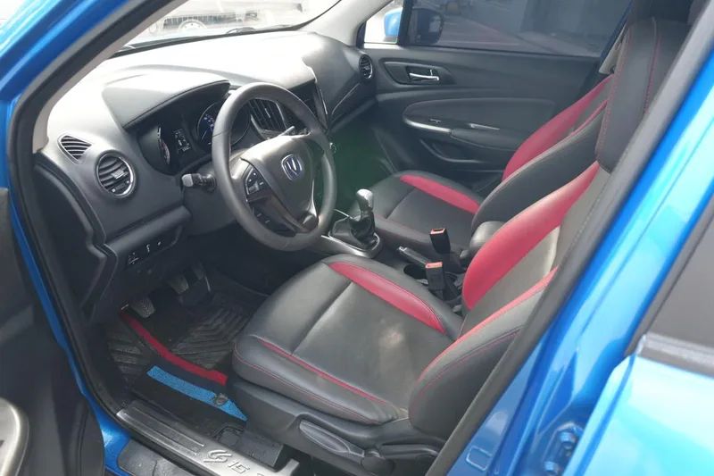 Changan CS15 2016 1.5L Manual Fashion Edition exterior photo 3
