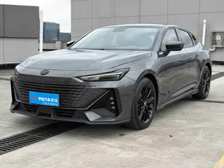 Changan UNI-V 2022 1.5T Премиальная комплектация