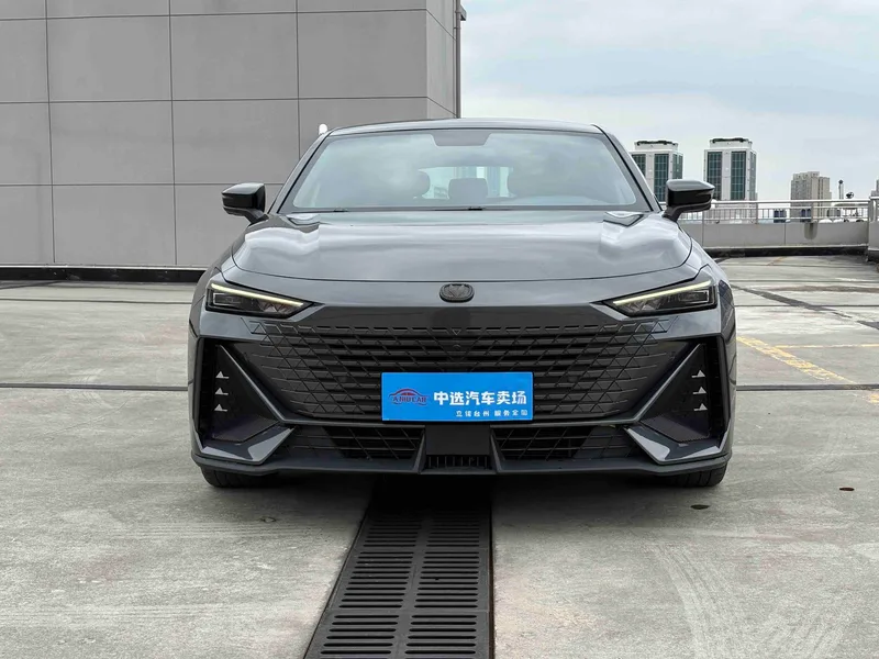 Changan UNI-V 2022 1.5T Premium Trim exterior photo 2 Changan UNI-V 2022 1.5T Premium Trim exterior photo 2