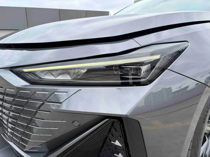 Changan UNI-V 2022 1.5T Premium Trim exterior photo 4 Changan UNI-V 2022 1.5T Premium Trim exterior photo 4