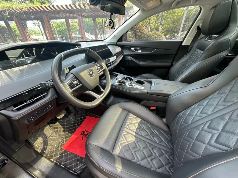Changan UNI-K 2021 2.0T Premium Trim interior photo 9 Changan UNI-K 2021 2.0T Premium Trim interior photo 9