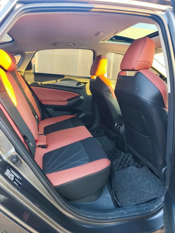 Changan Eado 2023 PLUS Versión de disfrute Ballena azul NE 1.4T GDI DCT Acabado premium interior foto 12 Changan Eado 2023 PLUS Versión de disfrute Ballena azul NE 1.4T GDI DCT Acabado premium interior foto 12