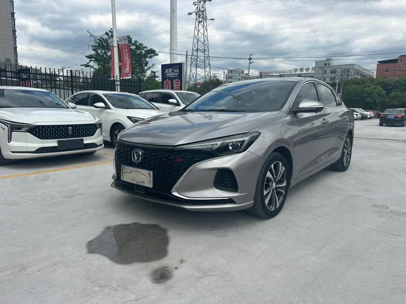 Changan Eado 2020 PLUS Ballena azul NE 1.4T GDI Buque insignia automático exterior foto 1 Changan Eado 2020 PLUS Ballena azul NE 1.4T GDI Buque insignia automático exterior foto 1