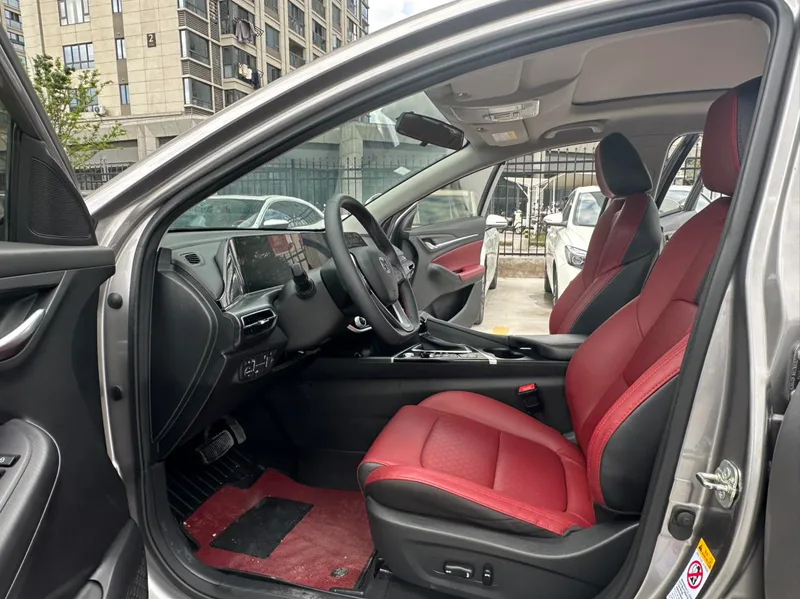 Changan Eado 2020 PLUS Ballena azul NE 1.4T GDI Buque insignia automático exterior foto 5 Changan Eado 2020 PLUS Ballena azul NE 1.4T GDI Buque insignia automático exterior foto 5