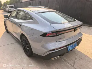 Changan UNI-V 2024 1.5T Премиальная комплектация интерьер фото 9