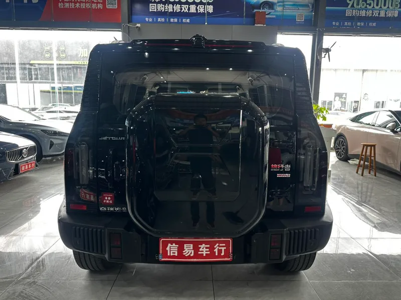 Jetour T2 2023 2.0TD Four-wheel drive Time travel interior photo 15 Jetour T2 2023 2.0TD Four-wheel drive Time travel interior photo 15