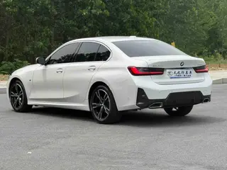BMW 3 Series 2023 325i M Sports suit interior photo 15
