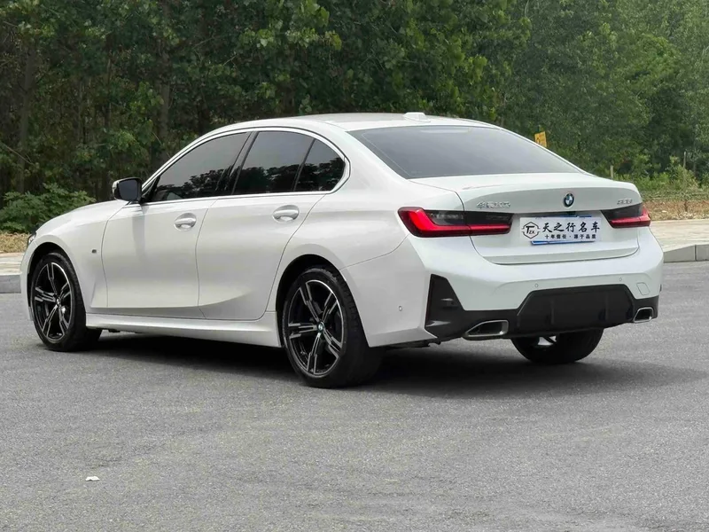 BMW 3 Series 2023 325i M Sports suit interior photo 15