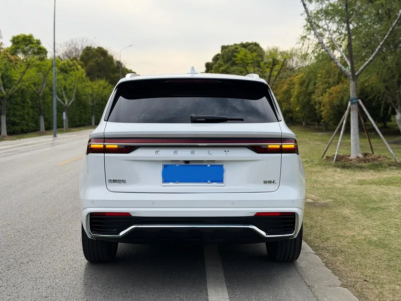 Geely Monjaro 2024 2.0TD High-power automatic two-wheel drive skyline version exterior photo 5
