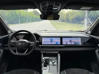 Geely Monjaro 2024 2.0TD High-power automatic two-wheel drive skyline version interior photo 10