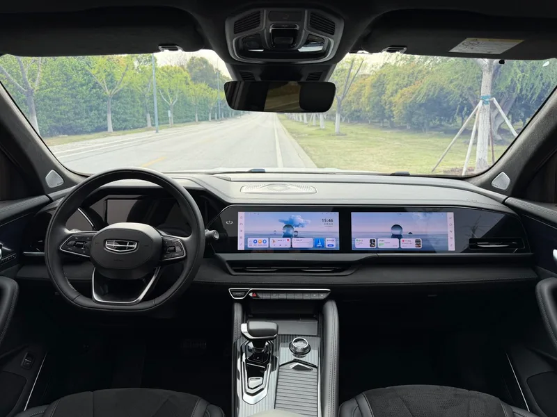 Geely Monjaro 2024 2.0TD High-power automatic two-wheel drive skyline version interior photo 10