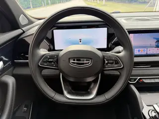 Geely Monjaro 2024 2.0TD High-power automatic two-wheel drive skyline version interior photo 11