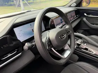 Geely Monjaro 2024 2.0TD High-power automatic two-wheel drive skyline version interior photo 16