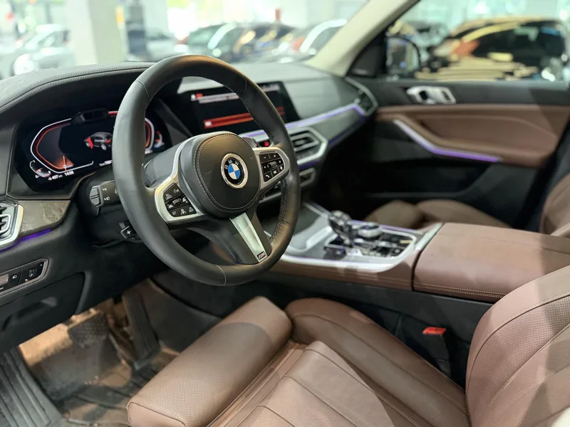 BMW X5 2021 Reforma xDrive40i Tipo de lujo M Conjunto deportivo exterior foto 5 BMW X5 2021 Reforma xDrive40i Tipo de lujo M Conjunto deportivo exterior foto 5